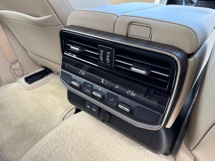 2022 Toyota Landcruiser VX