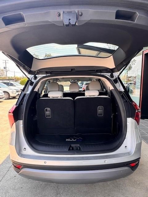 2024 Mahindra XUV700 AX7