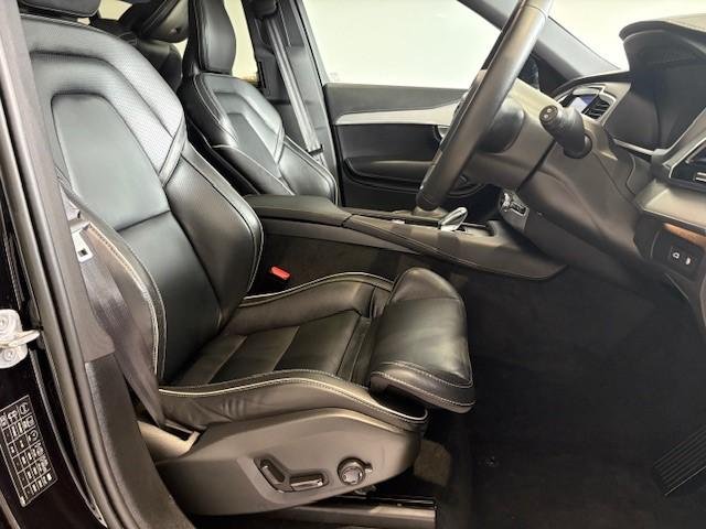 2022 Volvo XC90 Recharge Ultimate T8 Plug-In Hybrid