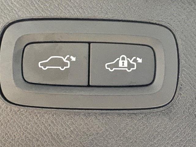 2022 Volvo XC90 Recharge Ultimate T8 Plug-In Hybrid