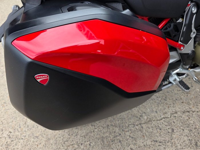 2022 DUCATI MULTISTRADA V4 S RED