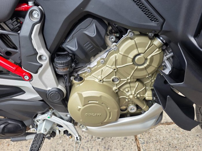 2022 DUCATI MULTISTRADA V4 S RED
