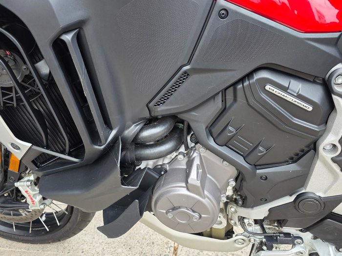 2022 DUCATI MULTISTRADA V4 S RED