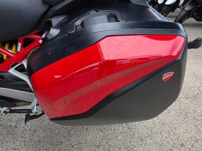2022 DUCATI MULTISTRADA V4 S RED