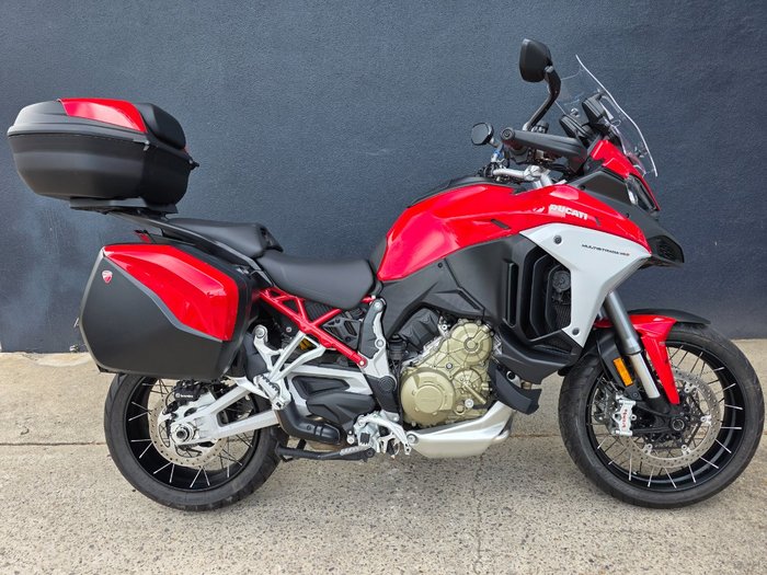 2022 DUCATI MULTISTRADA V4 S RED