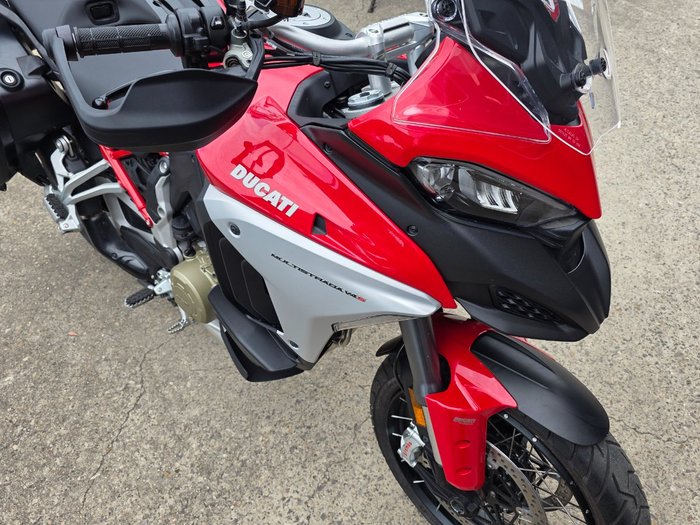 2022 DUCATI MULTISTRADA V4 S RED