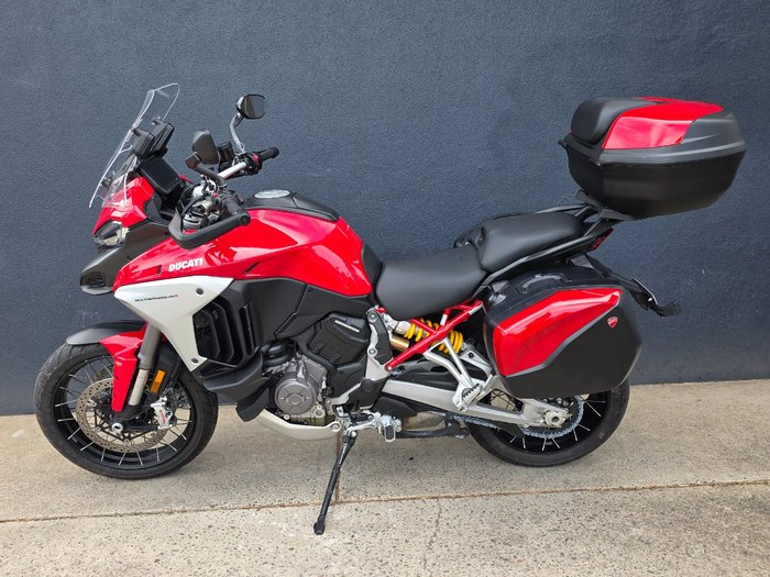 2022 DUCATI MULTISTRADA V4 S RED