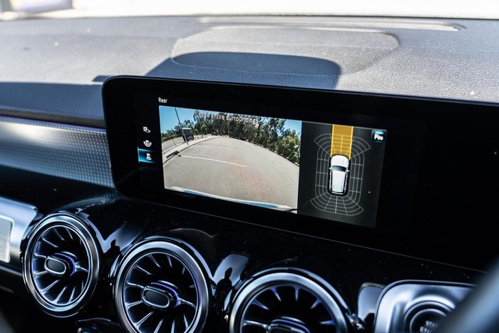 2022 Mercedes-Benz GLB-Class GLB200