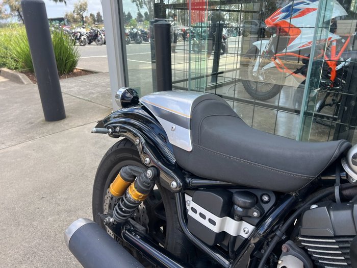 2015 Yamaha BOLT SILVER