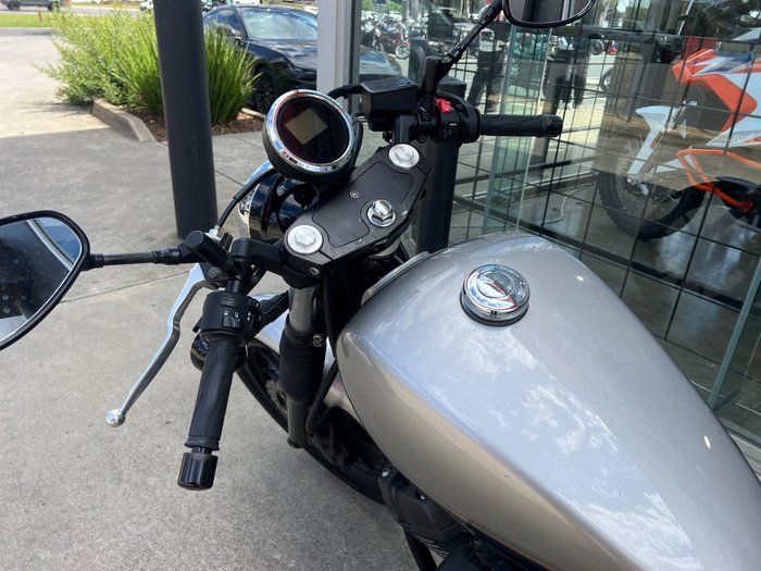 2015 Yamaha BOLT SILVER