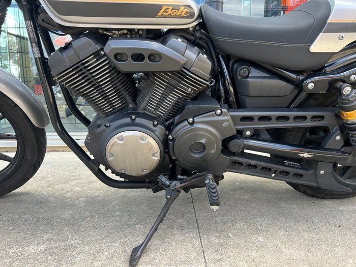 2015 Yamaha BOLT SILVER