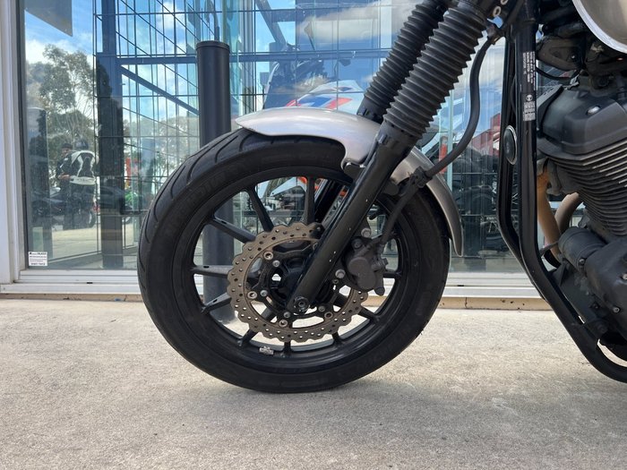 2015 Yamaha BOLT SILVER