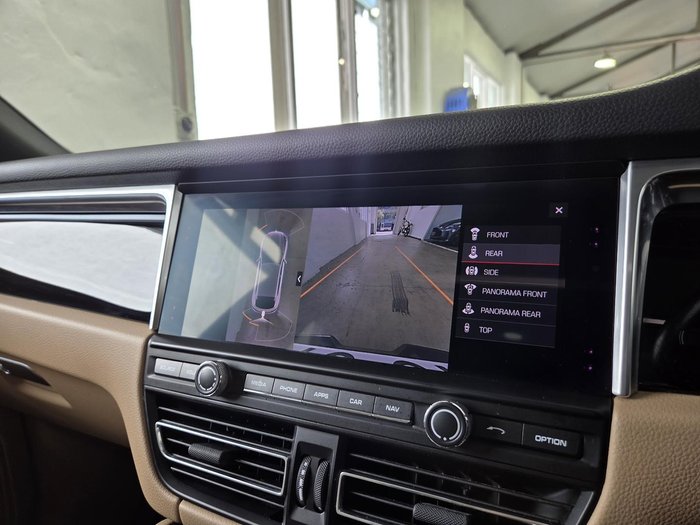 2020 Porsche Macan S