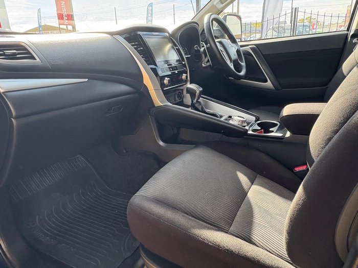 2021 Mitsubishi Pajero Sport GLS