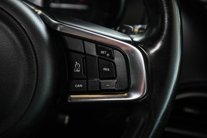 2017 Jaguar F-PACE 20d R-Sport