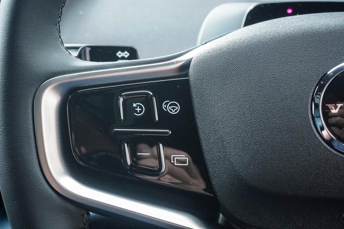 2025 Volvo EX30 Cross Country