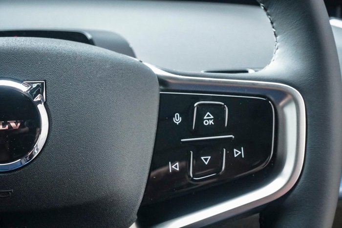 2025 Volvo EX30 Cross Country