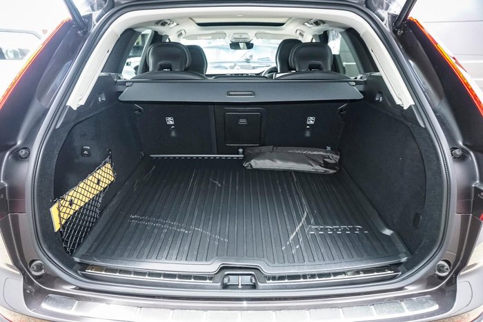 2025 Volvo XC60 Ultra B5 Bright