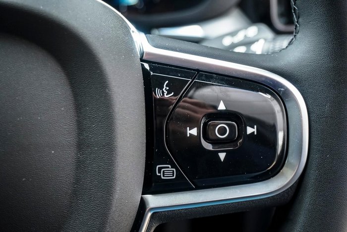 2025 Volvo XC60 Ultra B5 Bright