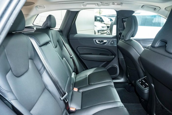 2025 Volvo XC60 Ultra B5 Bright