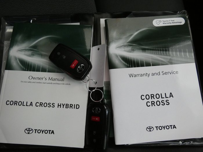 2022 Toyota Corolla Cross GXL AWD Hybrid