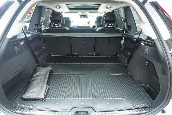 2025 Volvo XC90 Ultra B5 Bright