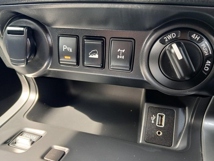 2023 Nissan Navara ST