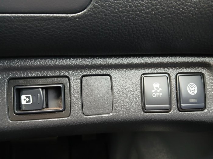 2023 Nissan Navara ST