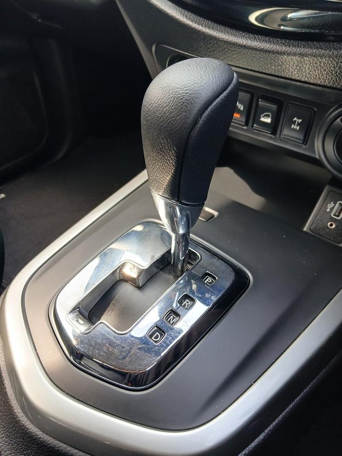 2023 Nissan Navara ST