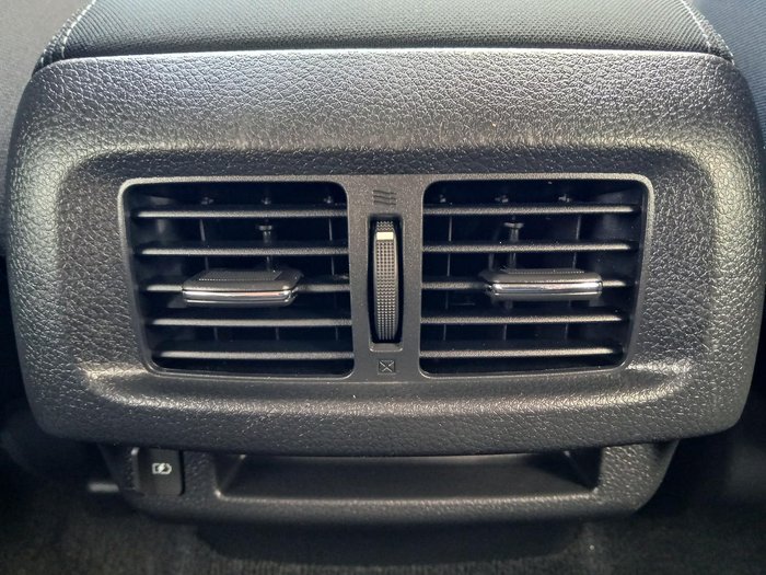 2023 Nissan Navara ST