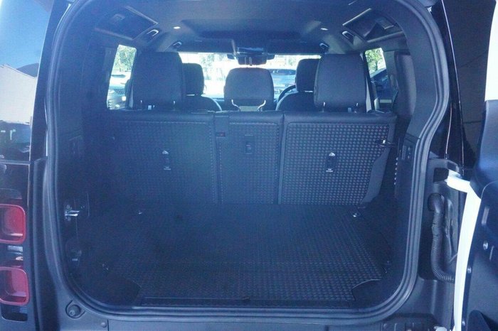 2024 Land Rover Defender 110 D350 X-Dynamic SE