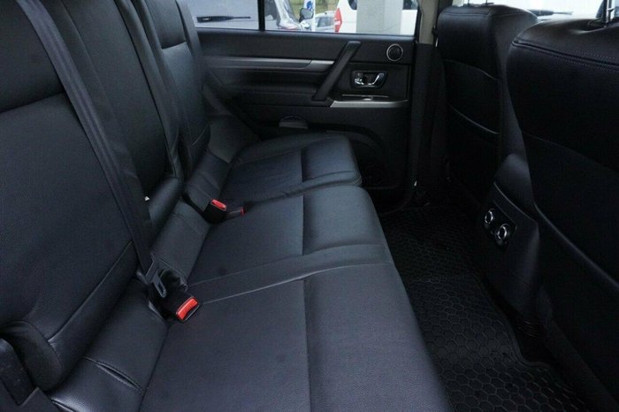 2020 Mitsubishi Pajero GLS