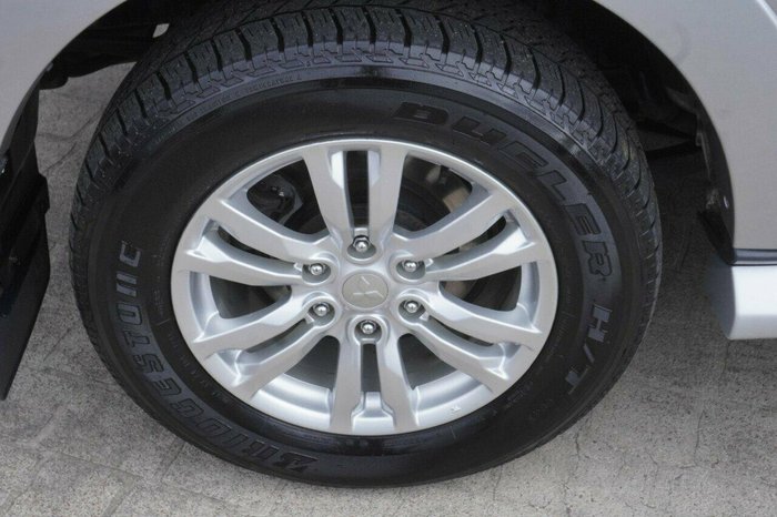 2020 Mitsubishi Pajero GLS