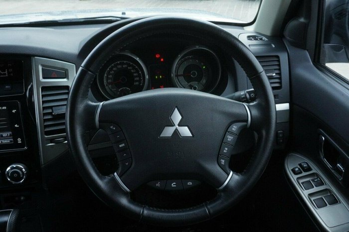 2020 Mitsubishi Pajero GLS