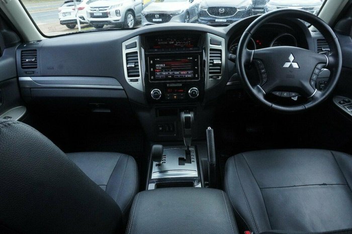 2020 Mitsubishi Pajero GLS