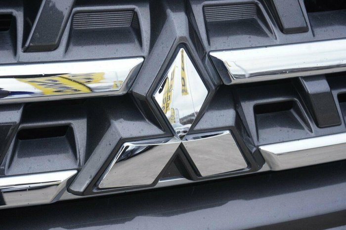 2020 Mitsubishi Pajero GLS
