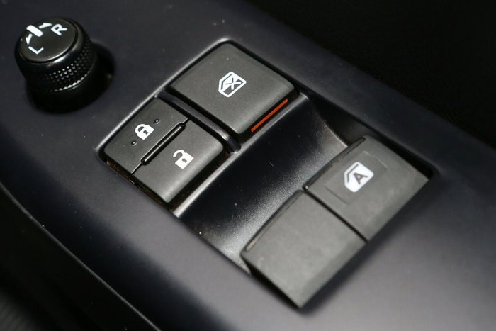 2022 Toyota Hilux SR