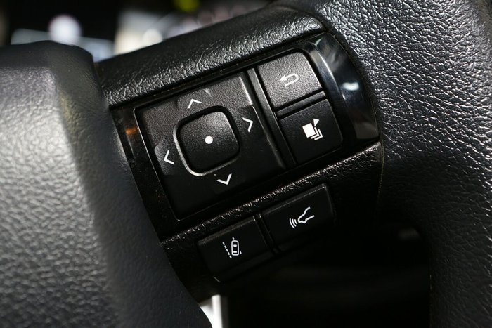 2022 Toyota Hilux SR