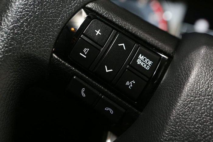 2022 Toyota Hilux SR