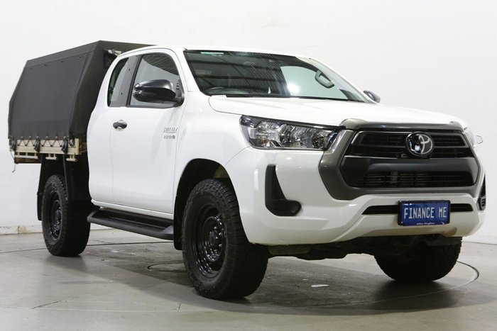 2022 Toyota Hilux SR