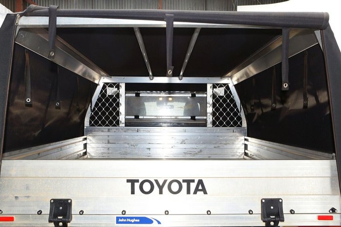 2022 Toyota Hilux SR