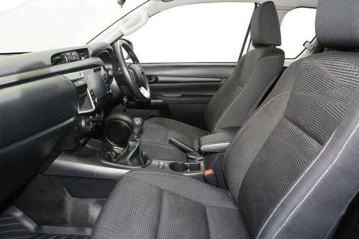 2022 Toyota Hilux SR