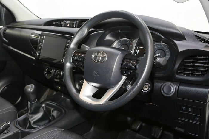 2022 Toyota Hilux SR