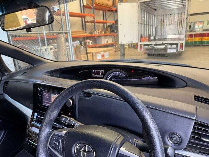 2018 Toyota Tarago GLi