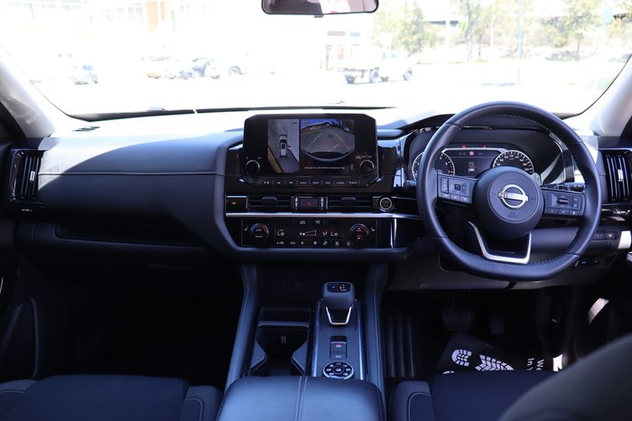 2022 Nissan Pathfinder ST-L