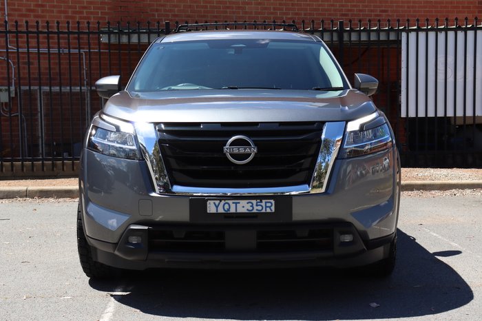 2022 Nissan Pathfinder ST-L