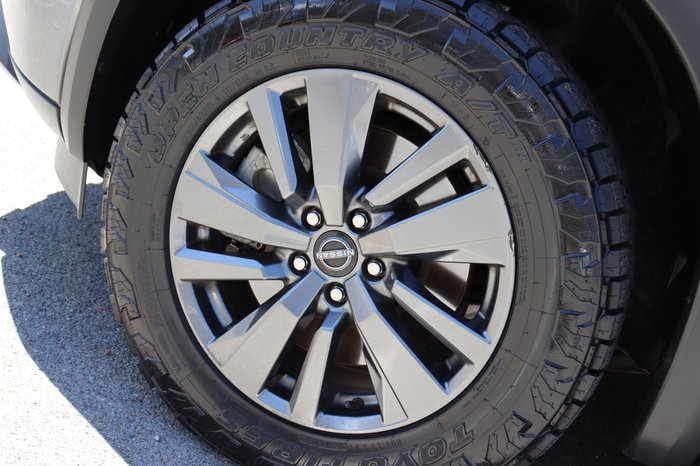 2022 Nissan Pathfinder ST-L