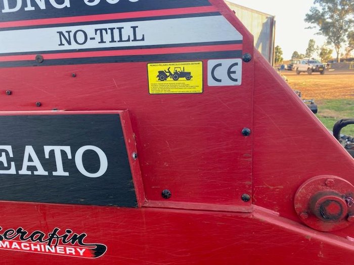 0 Semeato Tdng 300E Double Disc Seeder Used RED