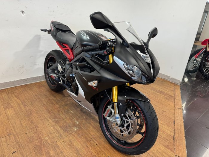 2015 Triumph DAYTONA 675 Black