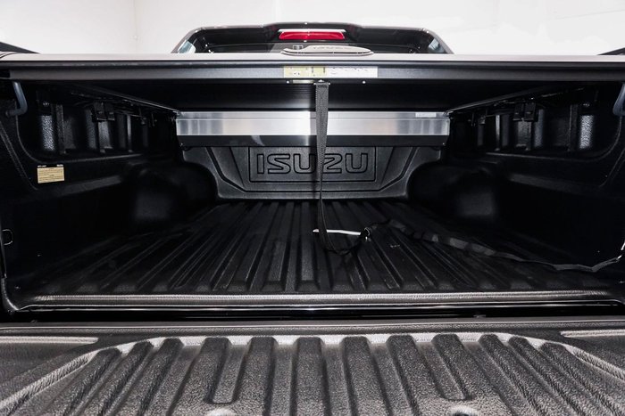 2025 Isuzu D-MAX X-TERRAIN